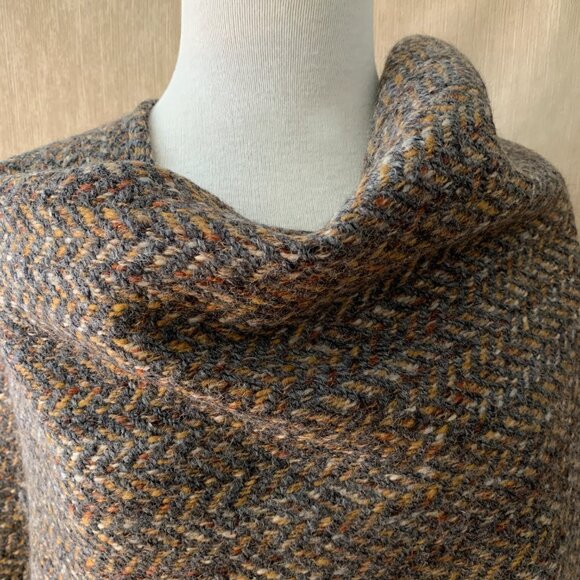 Handmade Pure Italian Wool Cape Coat - Picture 5 of 10